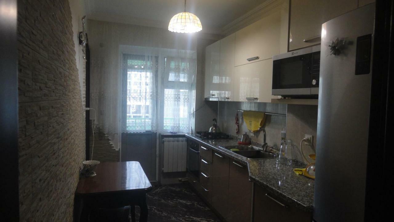Apartment Жужуна Batumi Kültér fotó